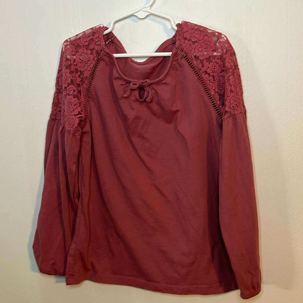 Girls Children’s Place size 7/8 long sleeve tee